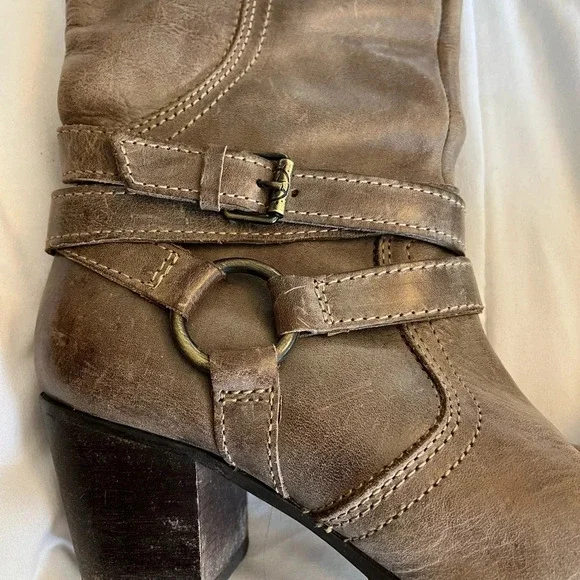 Bussola Women Woodville
Tall Boots with Metal  Ring Detail Size Euro 39/9 - Picture 5 of 16